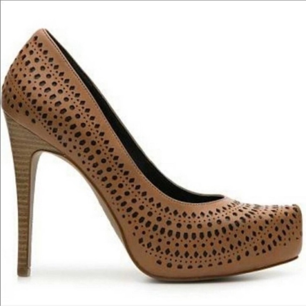 BCBG Paris Size 9 Perdra Leather Platform Heels - Picture 2 of 9